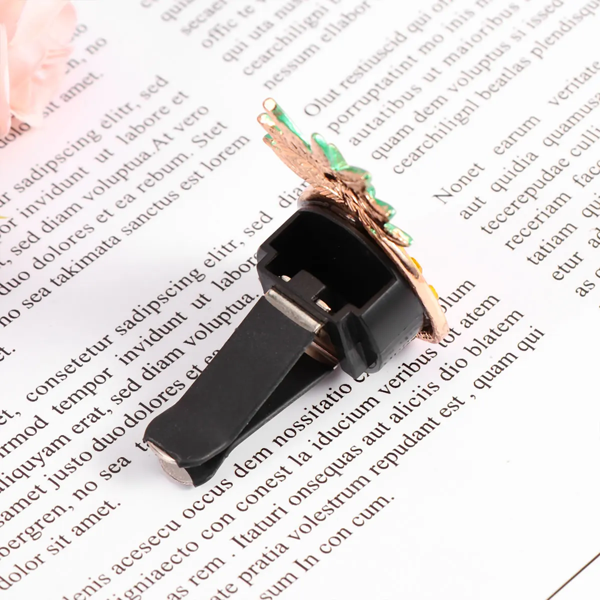 

1pcs Aromatherapy Clip Shape Rhinestone Car Vent Clip For Car Freshener Diffuser Vent Charms for Auto Home Office Bathroom