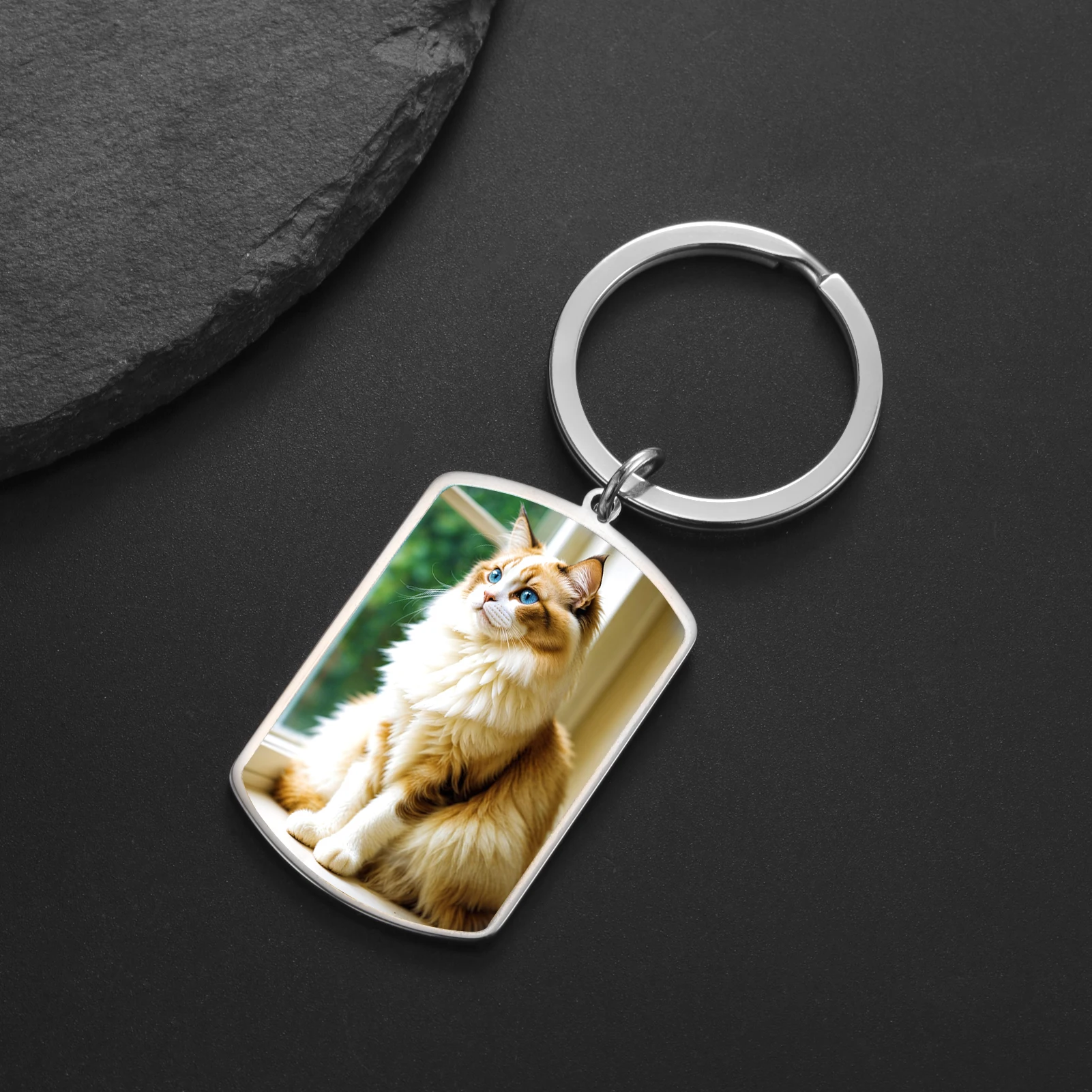 Aangepaste sleutelhanger met schattige kattenfoto's vangt mooie momenten en schattige, levendige look, ideale dierenliefhebbers en dierenliefhebbers