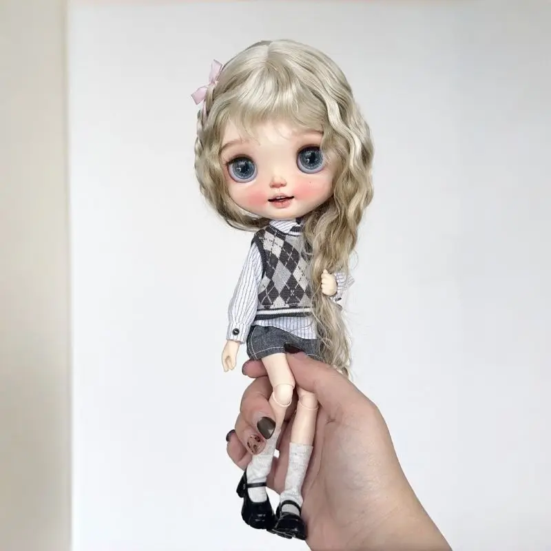 

Blythe Little Bouvet Clothes OB22/OB24 All American College Style Set Striped Shirt+Sweater+Short Skirt+Socks 4-piece Set