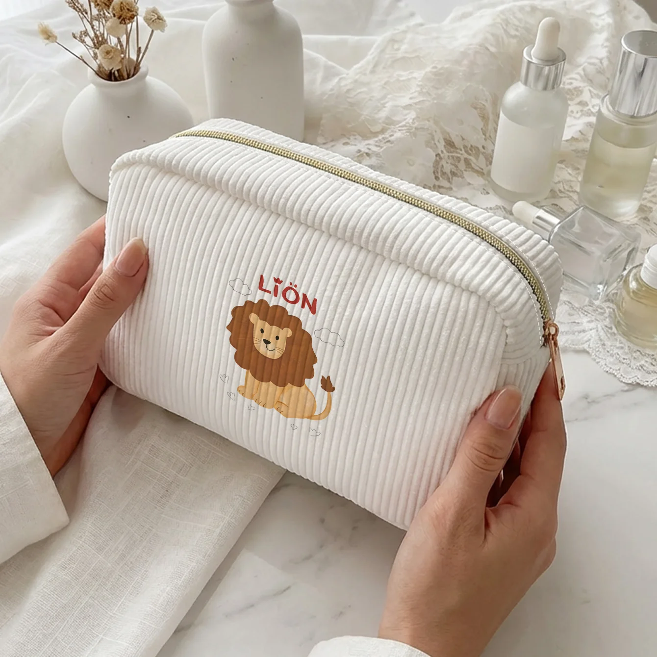 Cute Simple Cartoon Sitting Lion LION Letter Print Corduroy Makeup Bag Portable Travel Cosmetic Storage Pouch Women Gift