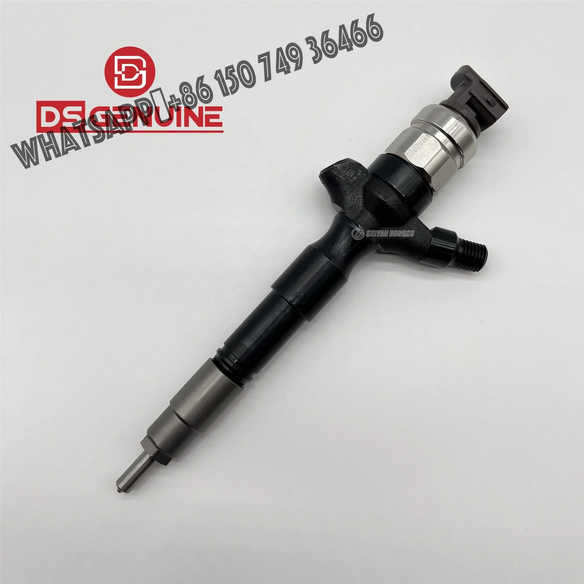 

New DSGENUINE Diesel Engine 2KD Fuel Injector 095000-7780 095000-8290 23670-0L050