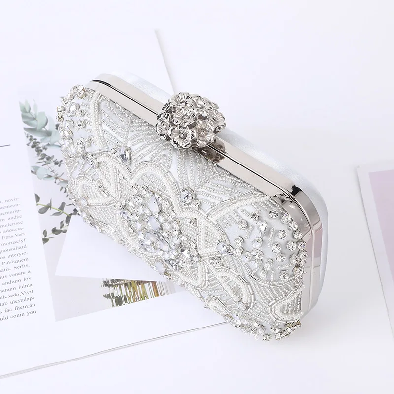 Luxus Mode weibliche Diamant Kristall Clutch elegante Gold Metall Hochzeit Abendessen Geldbörsen Silber Tasche für Frauen Frauen Party Tasche