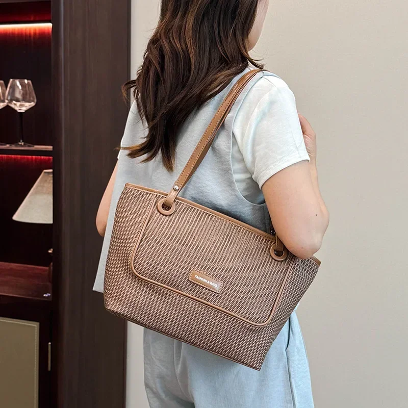 

Handmade Bohemian Women's Tote Bag 2025New Large Capacity Shoulder Bag for Daily Use Casual Fashion Crossbody Bag