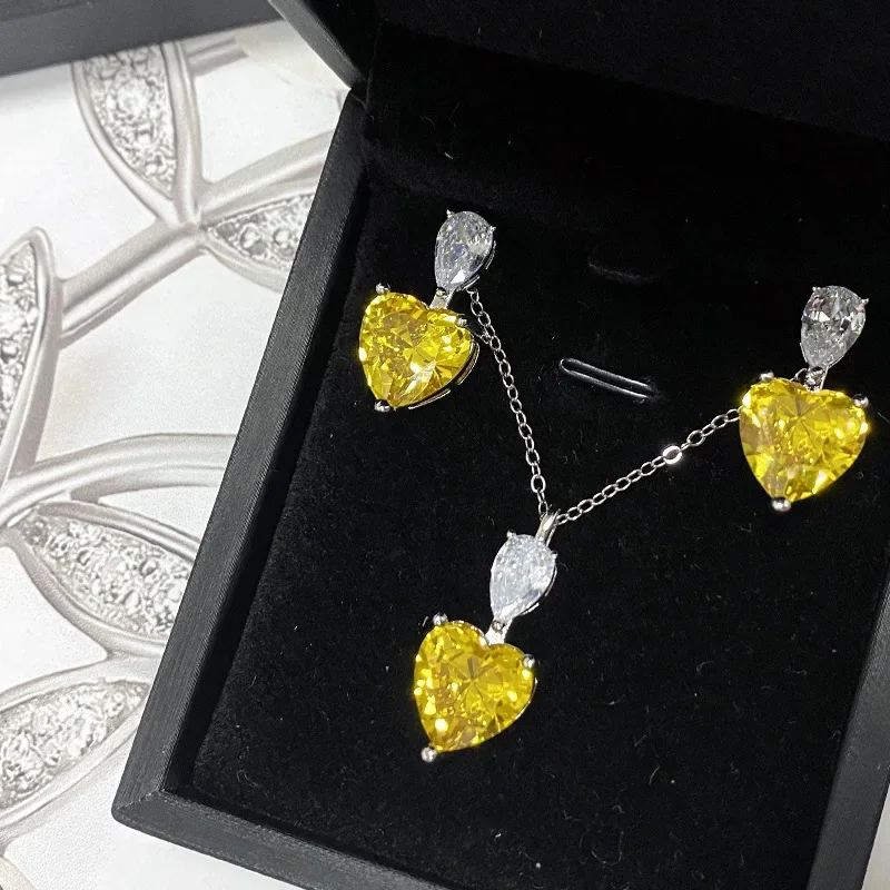 

MDL Moissa!ite StyleElegant Love Rose Pink Necklace Women's Set Plated 18k Light Luxury Niche Temperament Simple Earrings