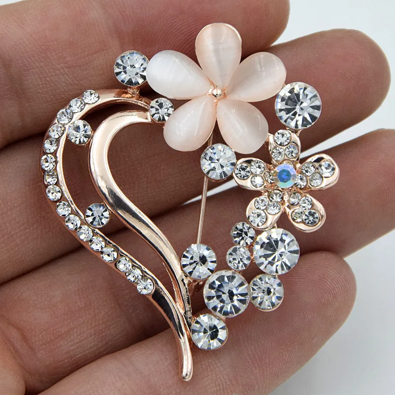 Elegant Sparkling Rhinestone Decorative Hollow Out Love Heart Shaped Brooch Pin Elegant Clothing Accessories For Women And Girls