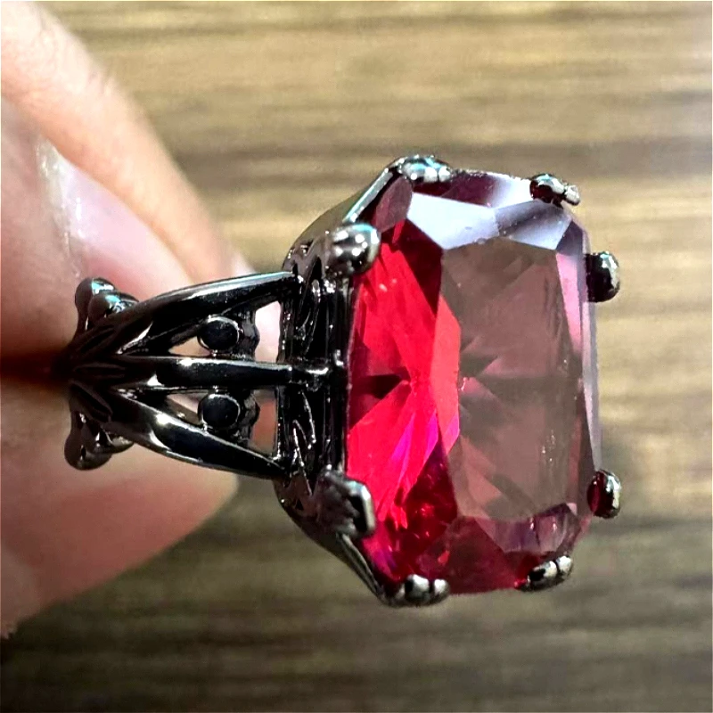Charmanter Ring mit quadratischem rotem synthetischem Zirkonia im romantischen Design für Damen, Vintage-Mode, Bankett, Festival, Schmuck, Accessoires, Kunsthandwerk