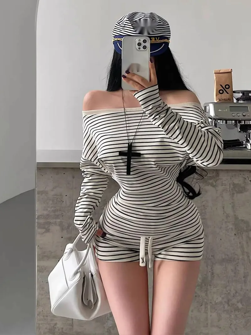

Pure Desire Hot Girl Off-Shoulder Striped Loose Slimming Long Sleeve T-Shirt High Waist Drawstring Shorts Set Fashion Women PLF8