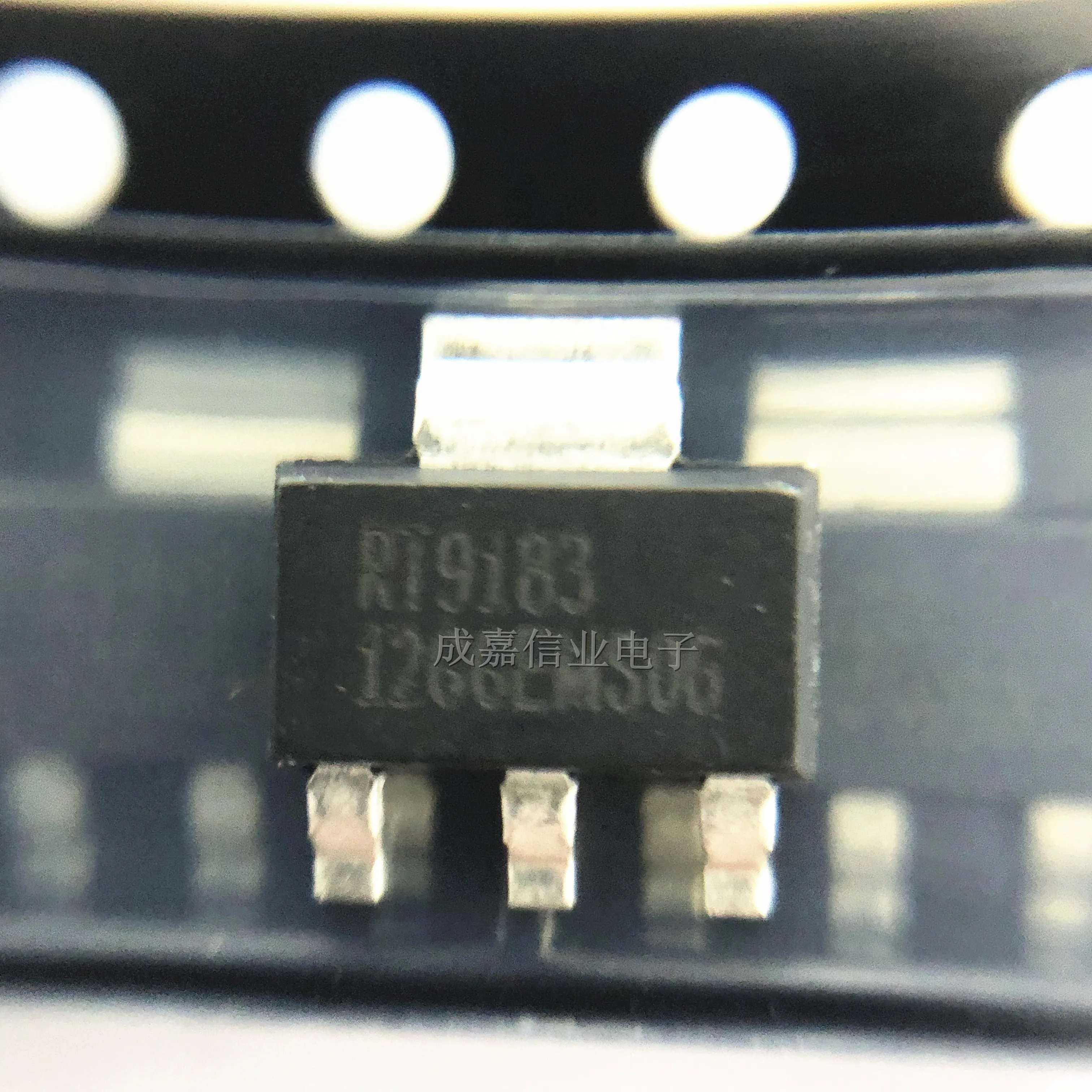 10pcs/Lot RT9183-12GG SOT-223-3 RT9183-12 Linear Regulator IC Chip 12V