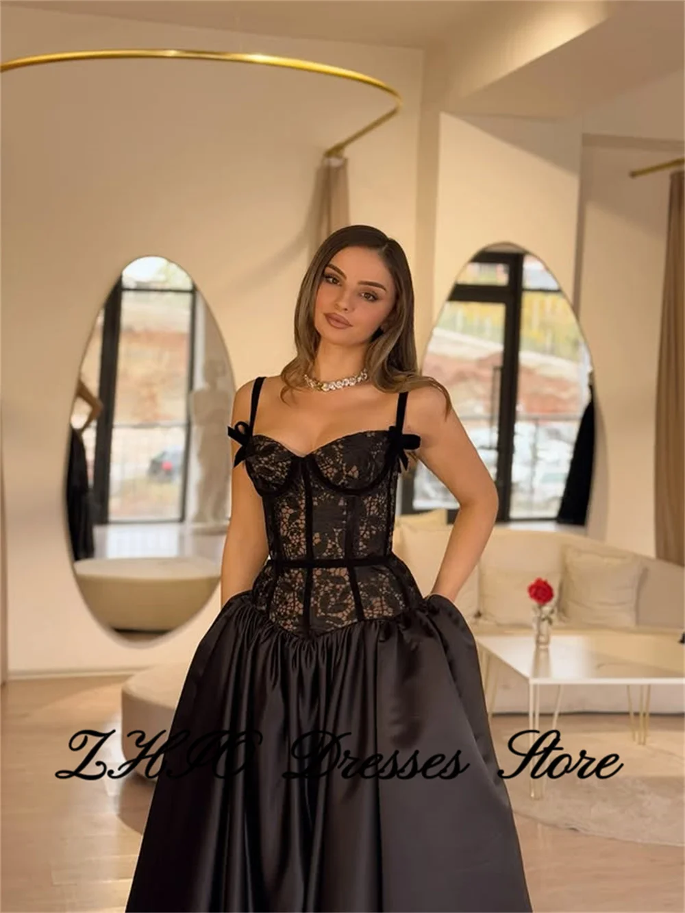 فساتين زفاف ZHIO سوداء أنيقة مزينة بالدانتيل بدون أكمام بحزام سباغيتي فستاين سهرة/فساتين الحفلات مخصصة من Vestidos De Novia