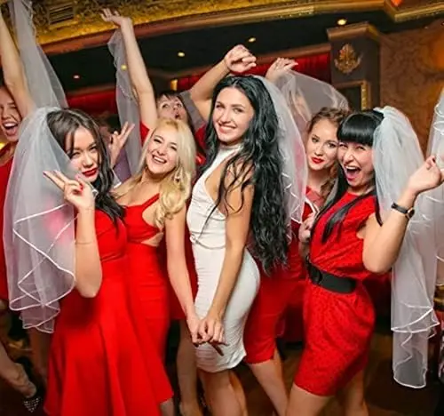 Véu de noiva feminino simples tule curto véu de casamento borda de cetim com pente para festa de despedida de solteira de casamento