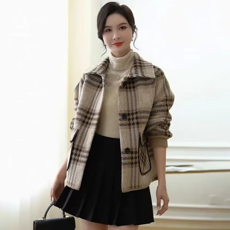 

New Autumn Winter Women's Plaid Wool Jacket Fashionable Knitted Top Thickened Exterior