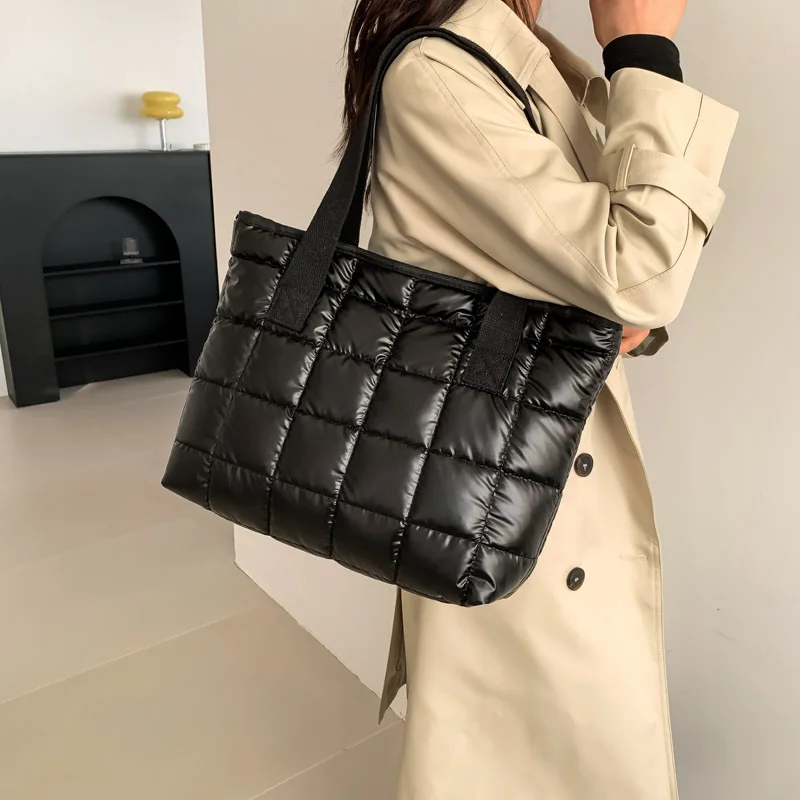 

Winter Fashion Large Capacity Shoulder Bag For Women Waterproof Soft Down Cotton Handbags Ladies Tote Bag With Shoulder Straps