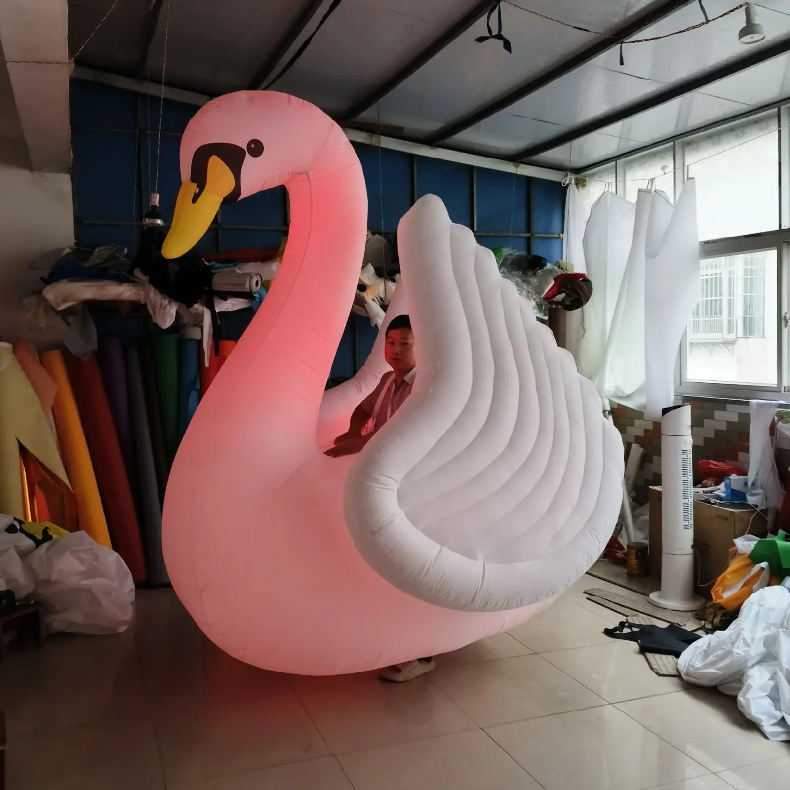 Walking Inflatable Goose Mascot Suit Custom Led Inflatable Swan Costume For Carnival Parade Performance