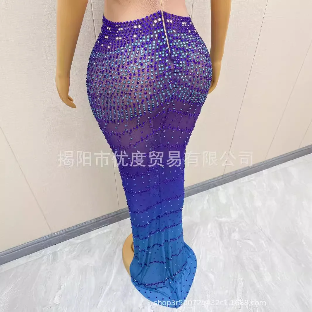 تنورة بحمالات من حجر الراين المتخصصة لحفلات الكوكتيل وحفلات أعياد الميلاد وحفلات السجادة الحمراء فستان طويل من الخزامى فيستدو دي فيستا