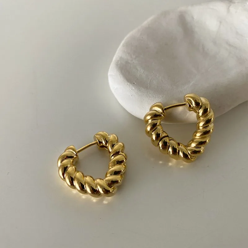 Retro Fashion Hollow Twist Heart Hoop Earrings for Women Charm Simple Gold Color Stainless Steel Hip Hop Rock Jewelry Accessory