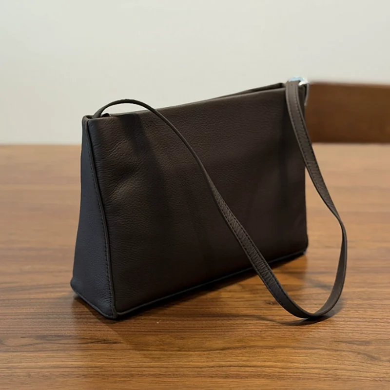 High Quality Minimalist Mail Carrier Bag Simple Envelope Cowhide Shoulder Bag All Steel Hardware Buckle Flip Seam Armpit Bag