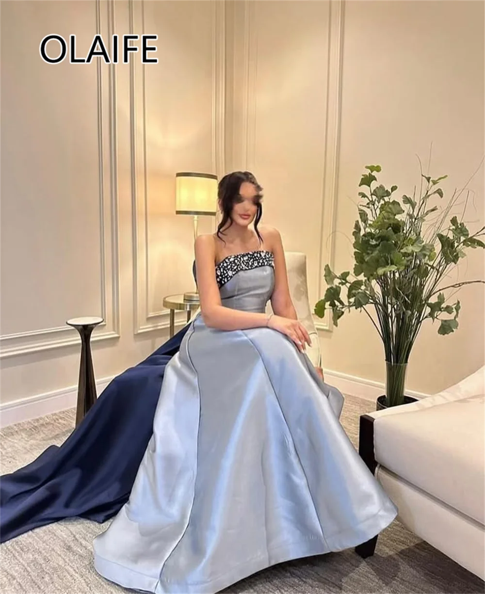 Customzied Dazzling Boat Collar Satin Evening Dress with Crystal A-line Bow Prom Cocktail Dress Backelss Trian Bridal Gown