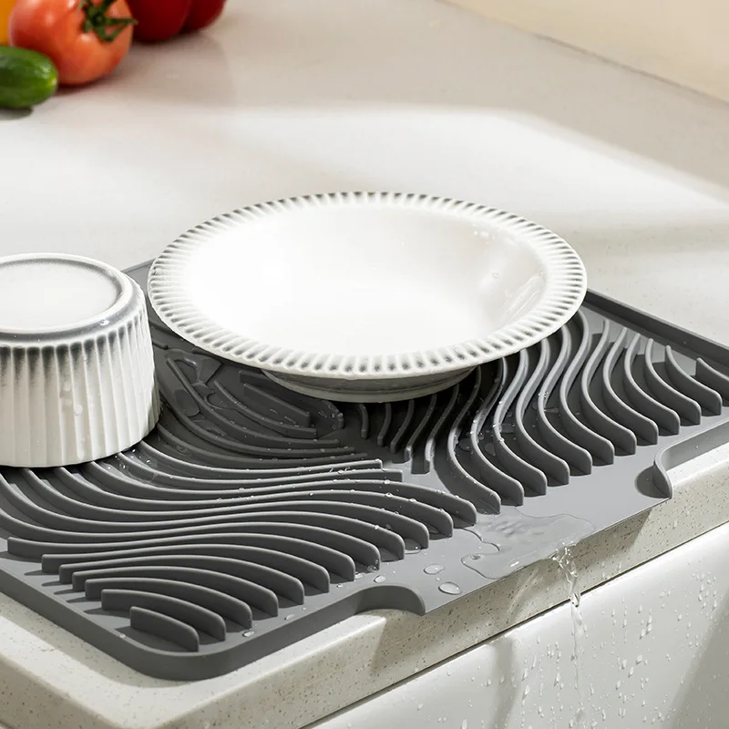 Silikon-Abtropfmatte mit Wasserführung Quadratische Hitzebeständige Unterlage Minimalistische Picknick-Sichere Bartischmatte