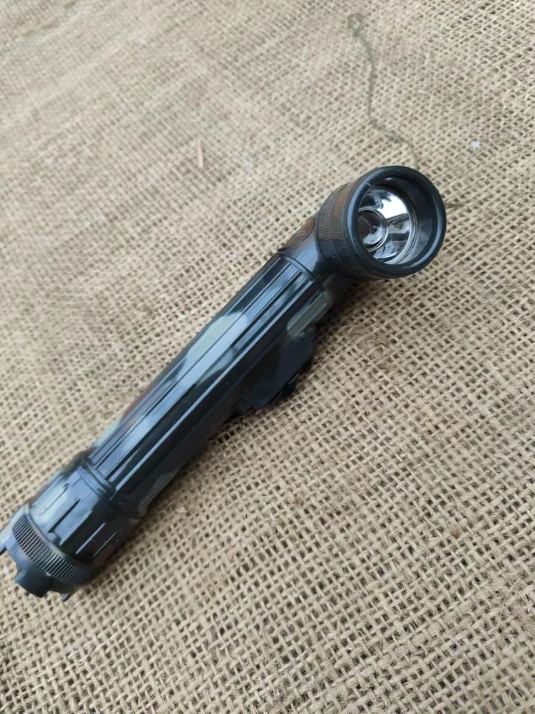 L-type Plastic Multi-lens Flashlight Black