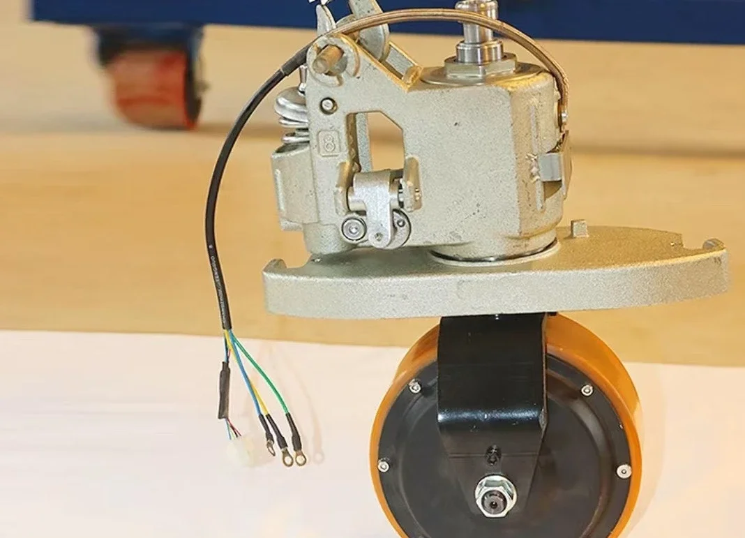 Manual modification of electric ground cow accessories 1KW motor 180 wheel hub oil pump steering polyurethane drive assembly