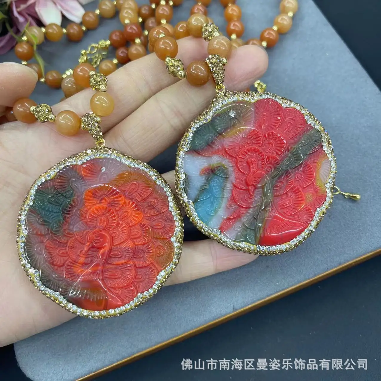 New colorful jade peacock open screen sweater chain national jewelry vintage niche live broadcast explosion factory direct sales