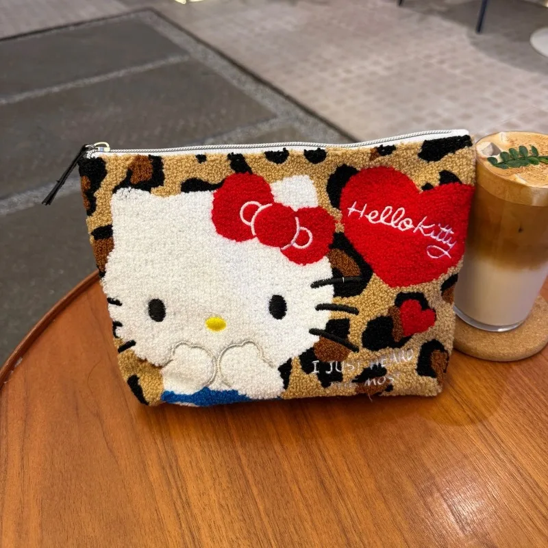 Japanese Style Cartoon Sanrio Plush Embroidered Storage Bag Kawaii HelloKitty Leopard Pattern Makeup Bag Toilet Storage Bag