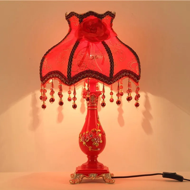 European-style Table Lamp Bedroom Bedside Lamp Fashion Creative Wedding Home Warm Table Lamp European Standing Home Lighting
