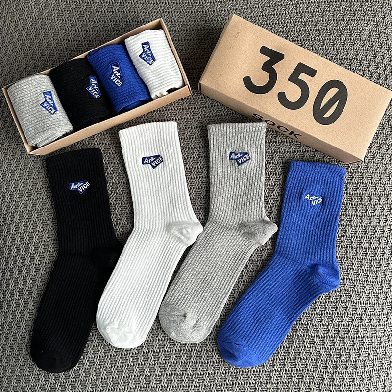 4 Pairs /Box Men Socks Gift Cotton Ventilation Male Female Socks Black Ins Letter Embroidery Deodorization White Sports Socks