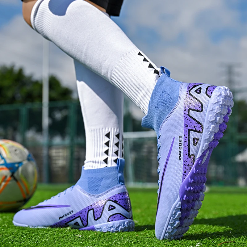 Men Ultralight Soccer Shoes Society Cleats Professional Fast Football Shoes TF/FG Original Football Field Boots Sneaker Unisex