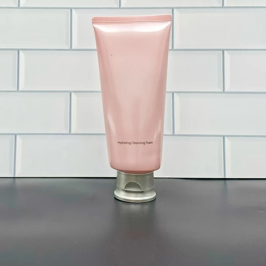 

2025 New Hydrating Cleansing Foam 180ml