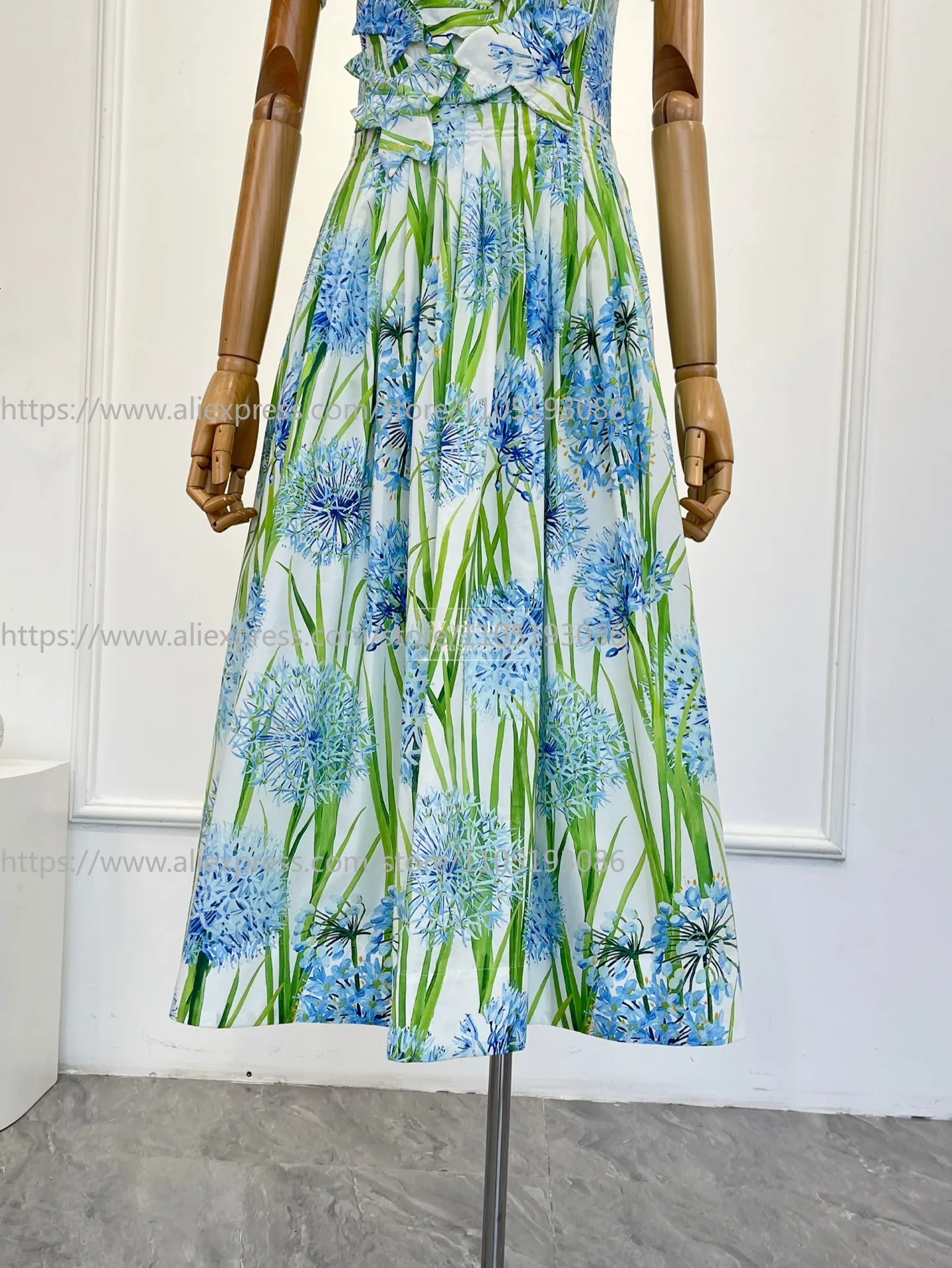 2026年新作 グリーンフローラルプリント ノースリーブ 花柄アップリケ チューブミディドレス ホリデー向け