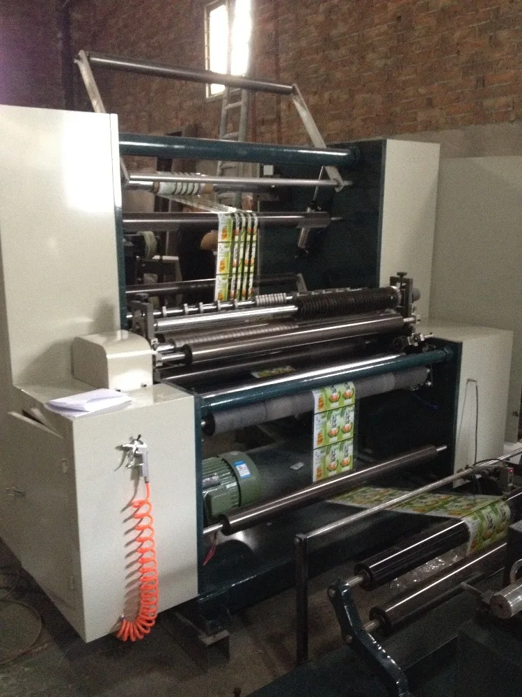 Machine à rembobiner à refendre en plastique horizontal