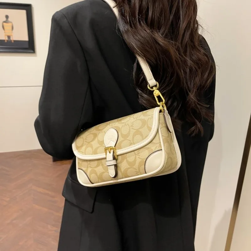 

Women's Adjustable Shoulder Bag Customizable Length For Perfect Fit And Comfort Personalized Wear