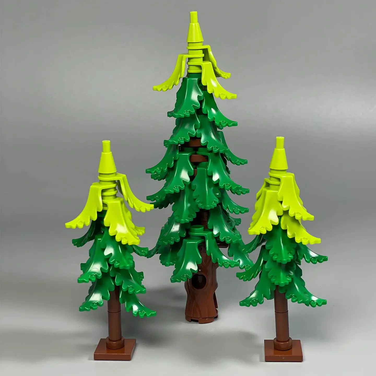 Winter Pine Tree Modellbausatz: Weihnachtsbaum mit Schneeeffekt für selbstgemachte Straßendisplay, kompatible Steine