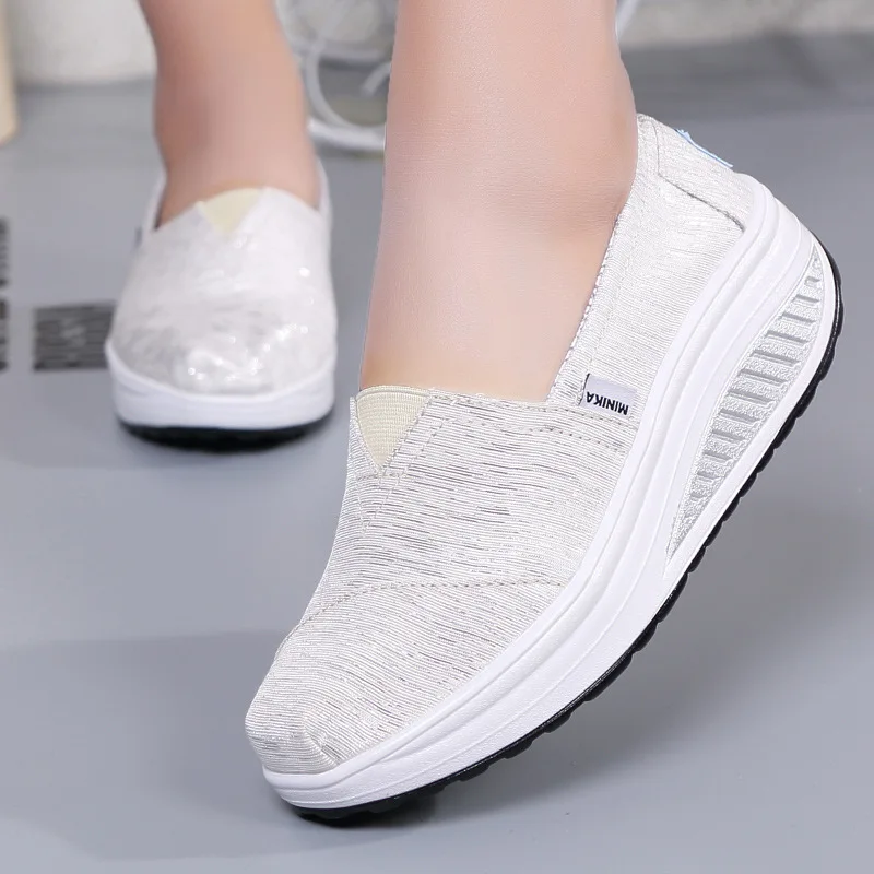 

2024 Spring Casual Moms Shoes Canvas Lazy Shoes Women