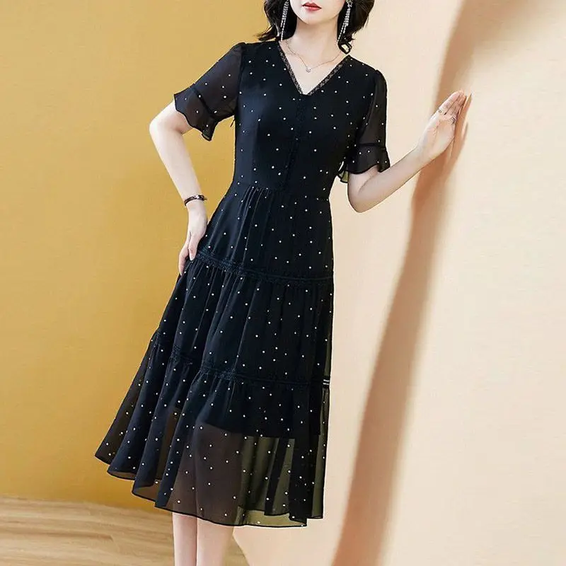 

Elegant Women's V Neck Polka Dot Midi Dress With Flared Sleeves And Tiered Ruffles For Summer Casual Wear