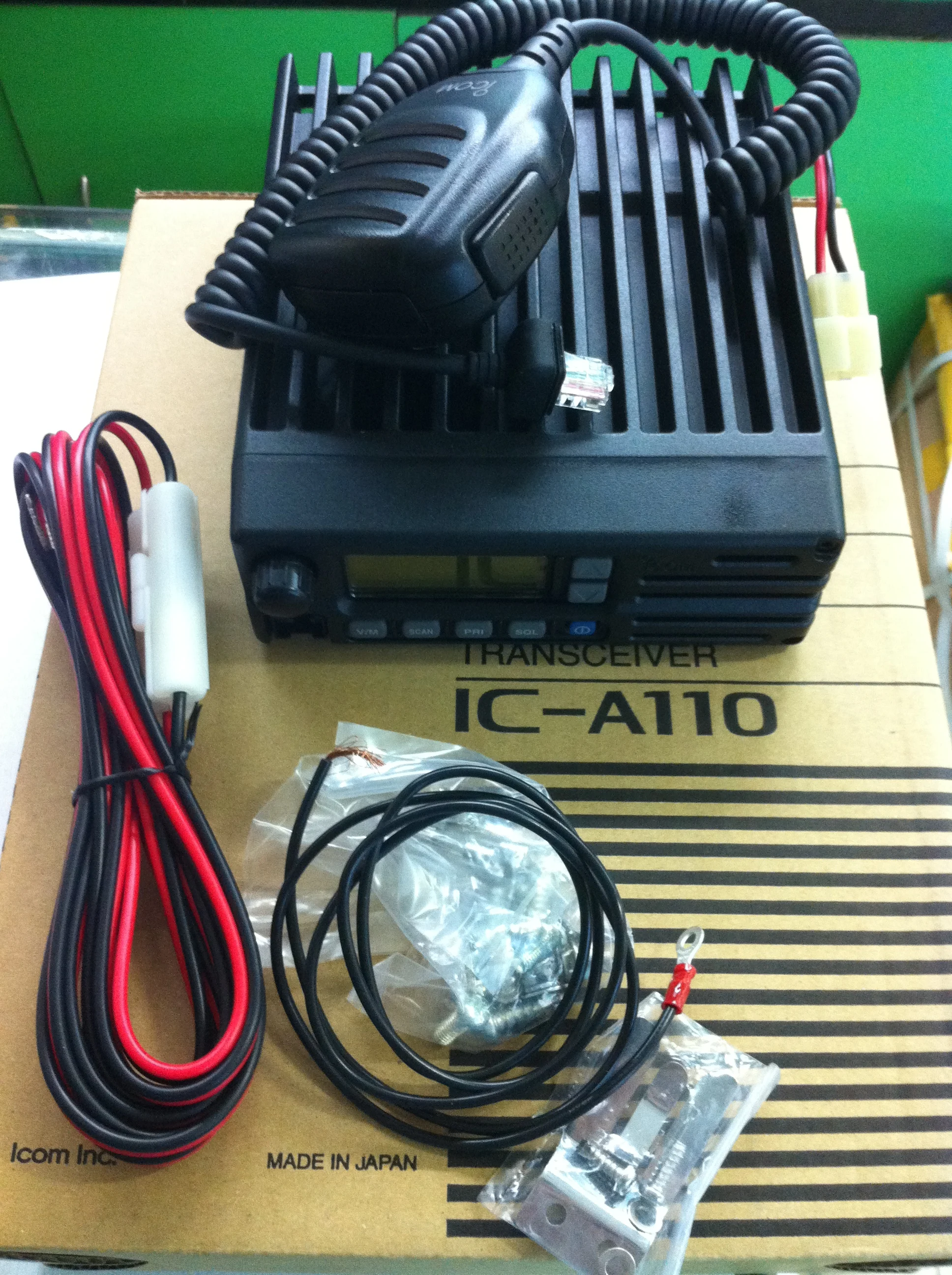Icom IC A110 A110E VHF AIR BAND Long Range Walkie Talkies TRANSCEIVER