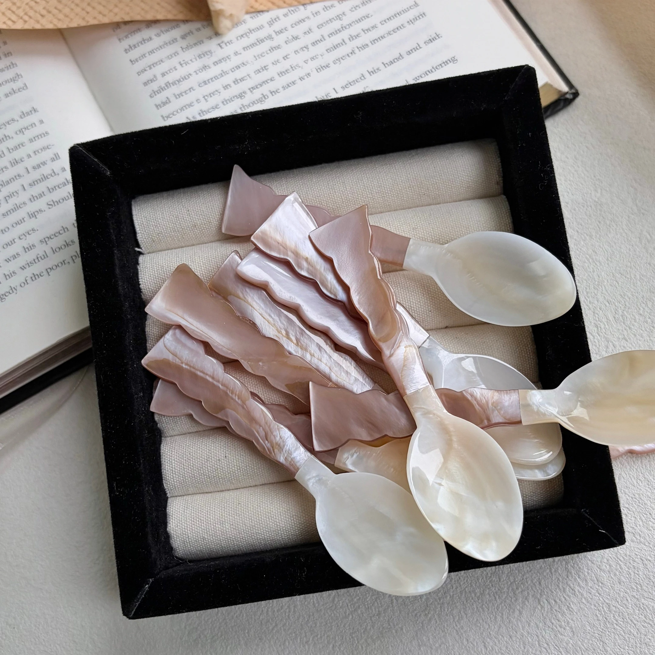 Luxurious Natural Pink Mother‑of‑Pearl Wave Coffee Spoon, Dessert & Ice Cream Spoon, Premium Tableware for Home Gifting