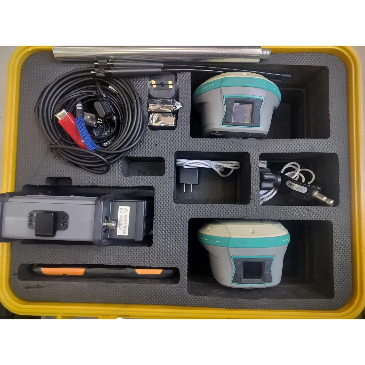 

Used CHC T10 Gps Gnss Rtk Radio Station With HCE320 Or HCE300 Controller Surveying Instruments Second-hand GNSS RTK