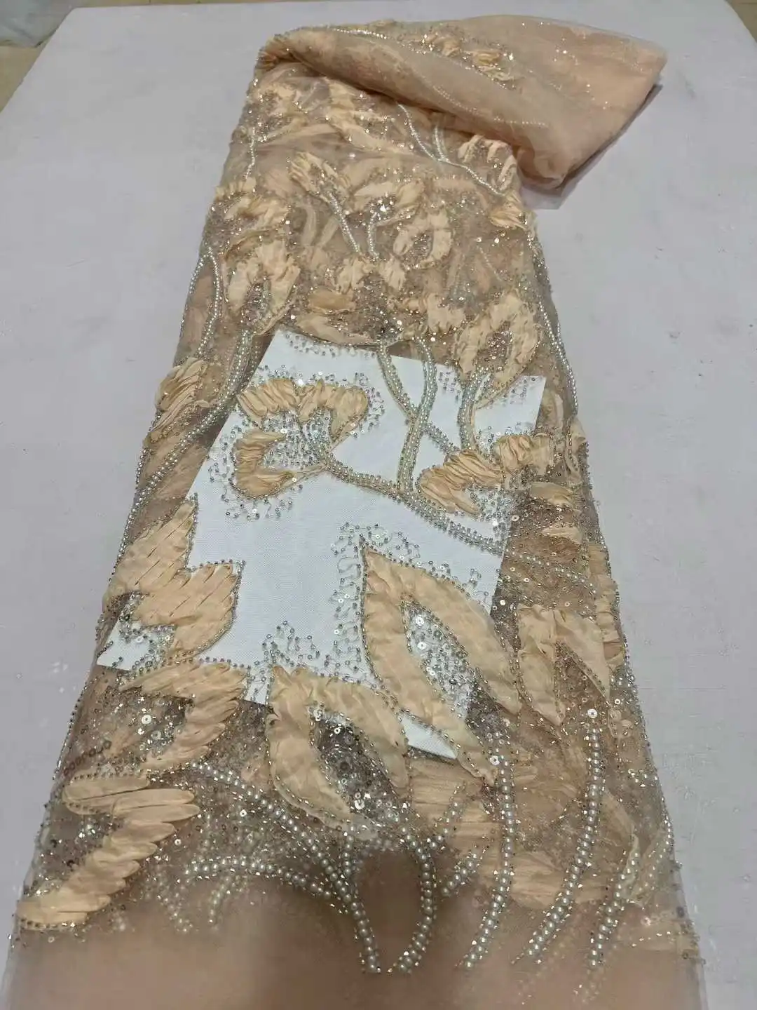 2025 رائجة البيع أحدث النيجيري الأفريقي فرنسا تول أقمشة الدانتيل مع الخرز الترتر الراقية للعروس حفل زفاف خياطة فساتين