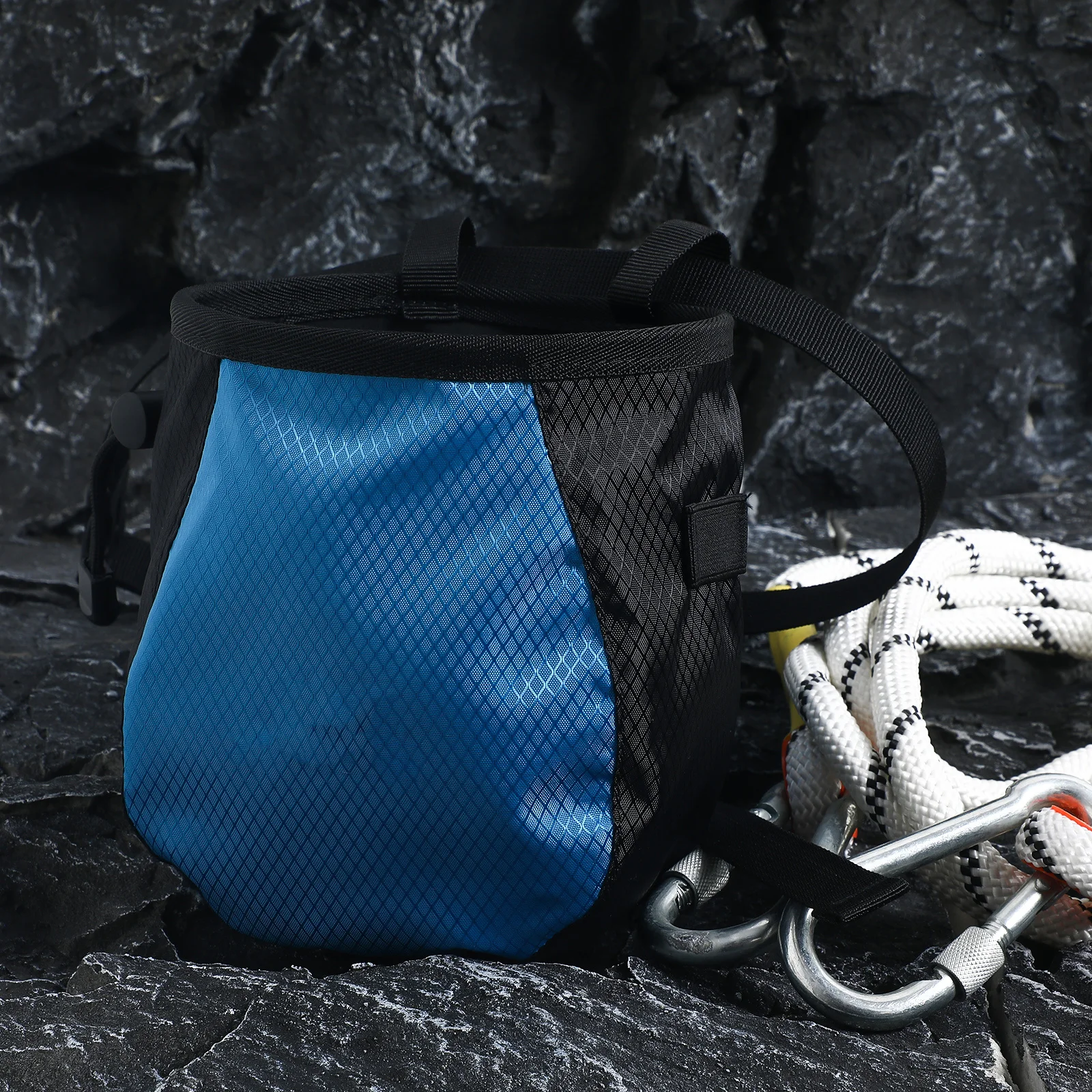 

2Pcs Gym Chalk Bag Large Capacity Heavy Duty Climbing Chalk Pouch Suitable for Rock Climbing Bouldering Weight Lifting