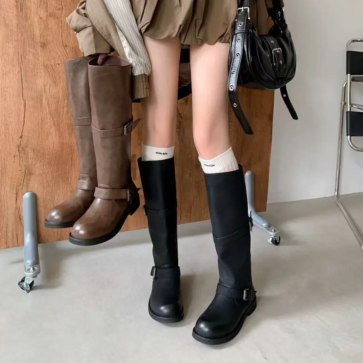 

Винтажные женские сапоги до колена с пряжкой на ремне, лаконичные туфли без шнуровки на толстом каблуке, осенне-зимние женские высокие сапоги рыцаря