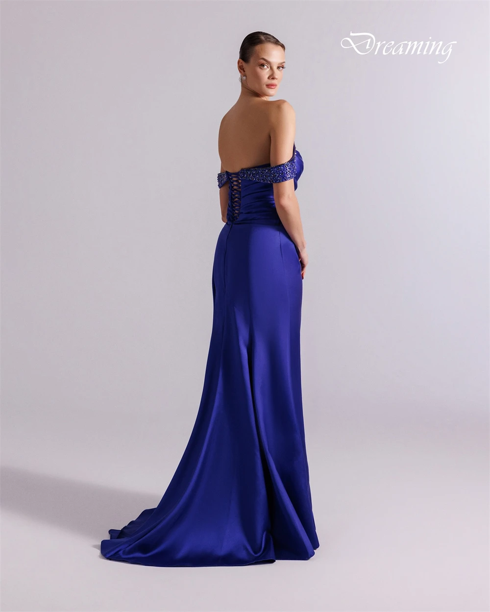 تخصيص الحديثة الأرجواني الساتان مساء اللباس أزياء قارب الرقبة قبالة الكتف حزب اللباس جودة عالية