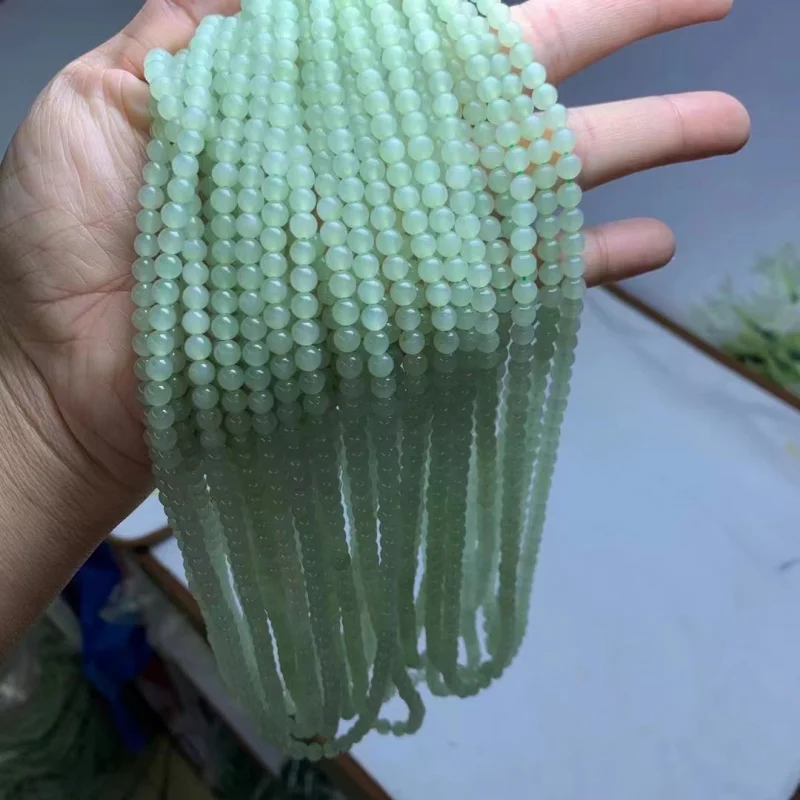 

Браслет-цепочка из натурального нефрита Хэтиан (Цинхай), 5 мм, 108 бусин, многожильный, с подвеской-бусиной в виде Будды, цвет Цинь Шуй