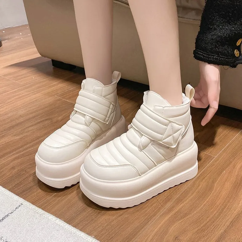 النساء الدافئة أفخم حذاء الثلوج 2026 جديد الشتاء مقاوم للماء الأحذية الجلدية 8 سنتيمتر الكعوب أحذية رياضية مكتنزة سميكة الفراء عالية منصة حذاء بوت بطول الكاحل #5