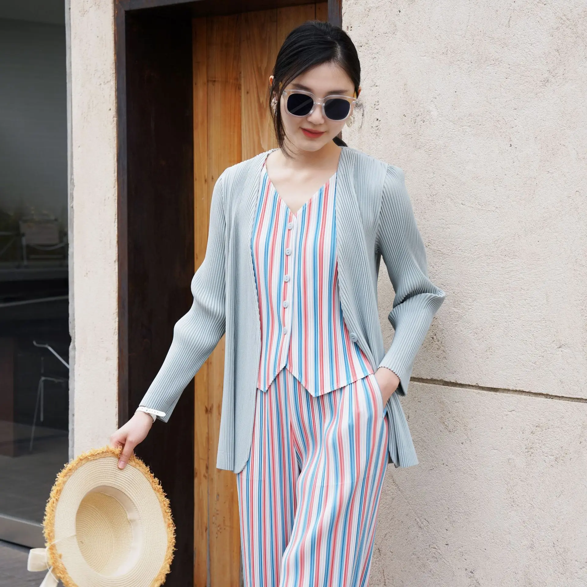 مياكي أضعاف 2025 الخريف الربيع جديد الراقية أضعاف الملابس النسخة الكورية الاسلوب المناسب أنيقة تنوعا دعوى معطف صغير الطيات