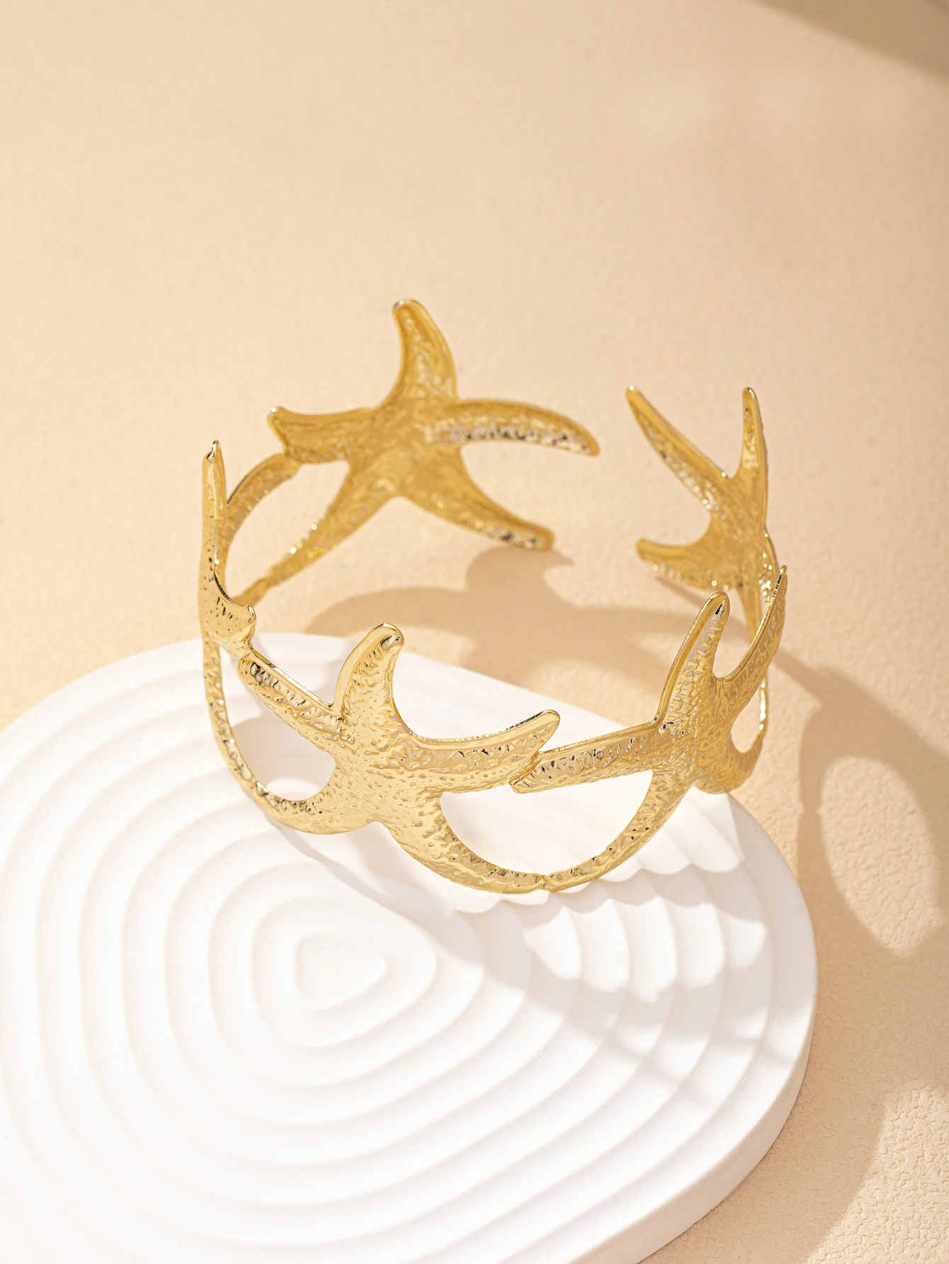 1 simple elegant versatile retro fashion starfish bracelet