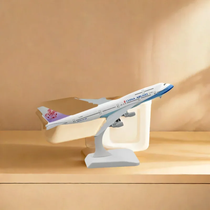 

20cm Scale Plane China Airlines B747 Airways Aircraft Models With Wheels Alloy Metal Miniature Airplane Toys for Children