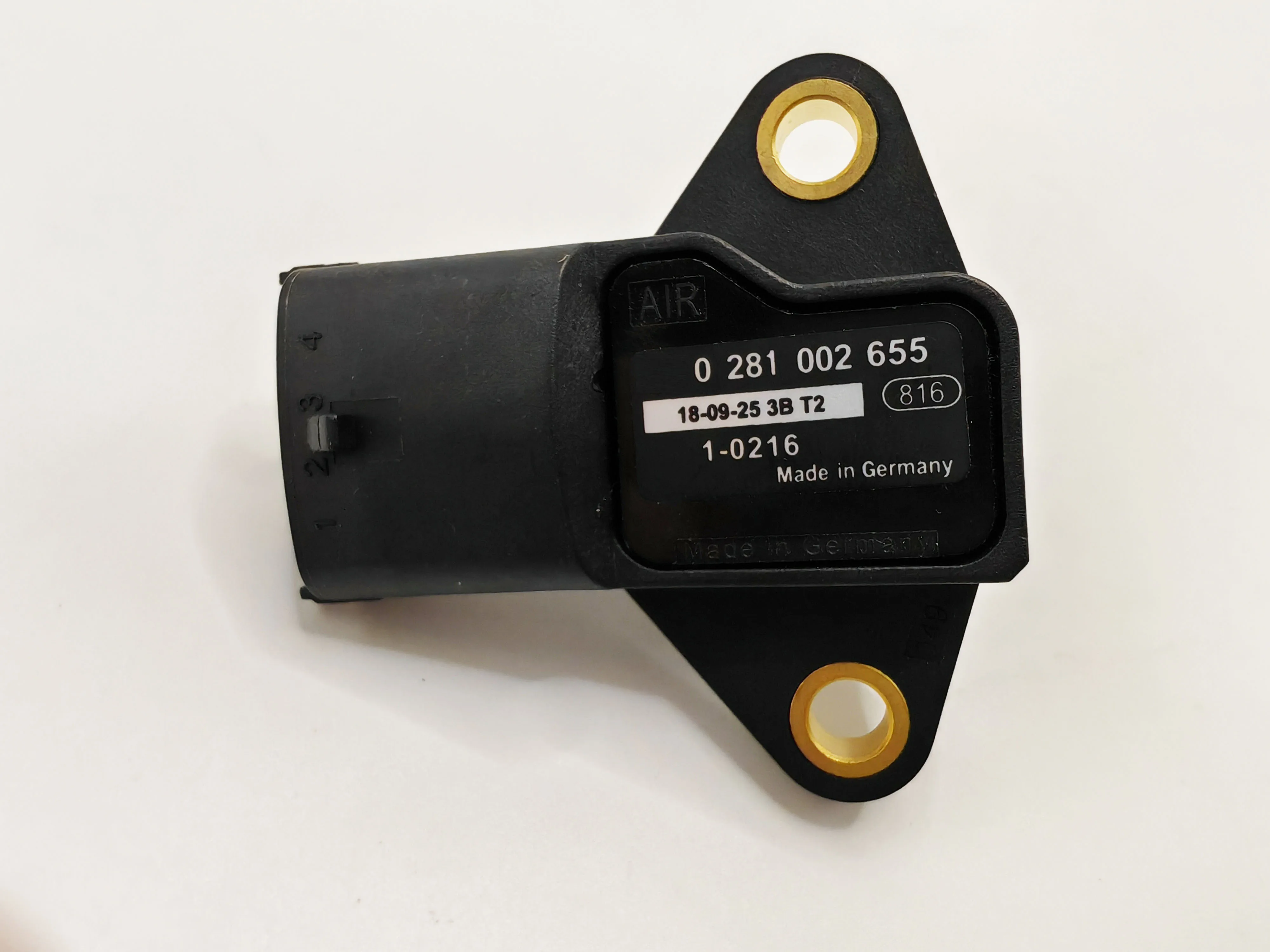 0281002655  0281002233 0281002257 NEW Intake Pressure MAP Sensor 500360579 1697325 51274210198 For Iveco DDAF M-an V-w