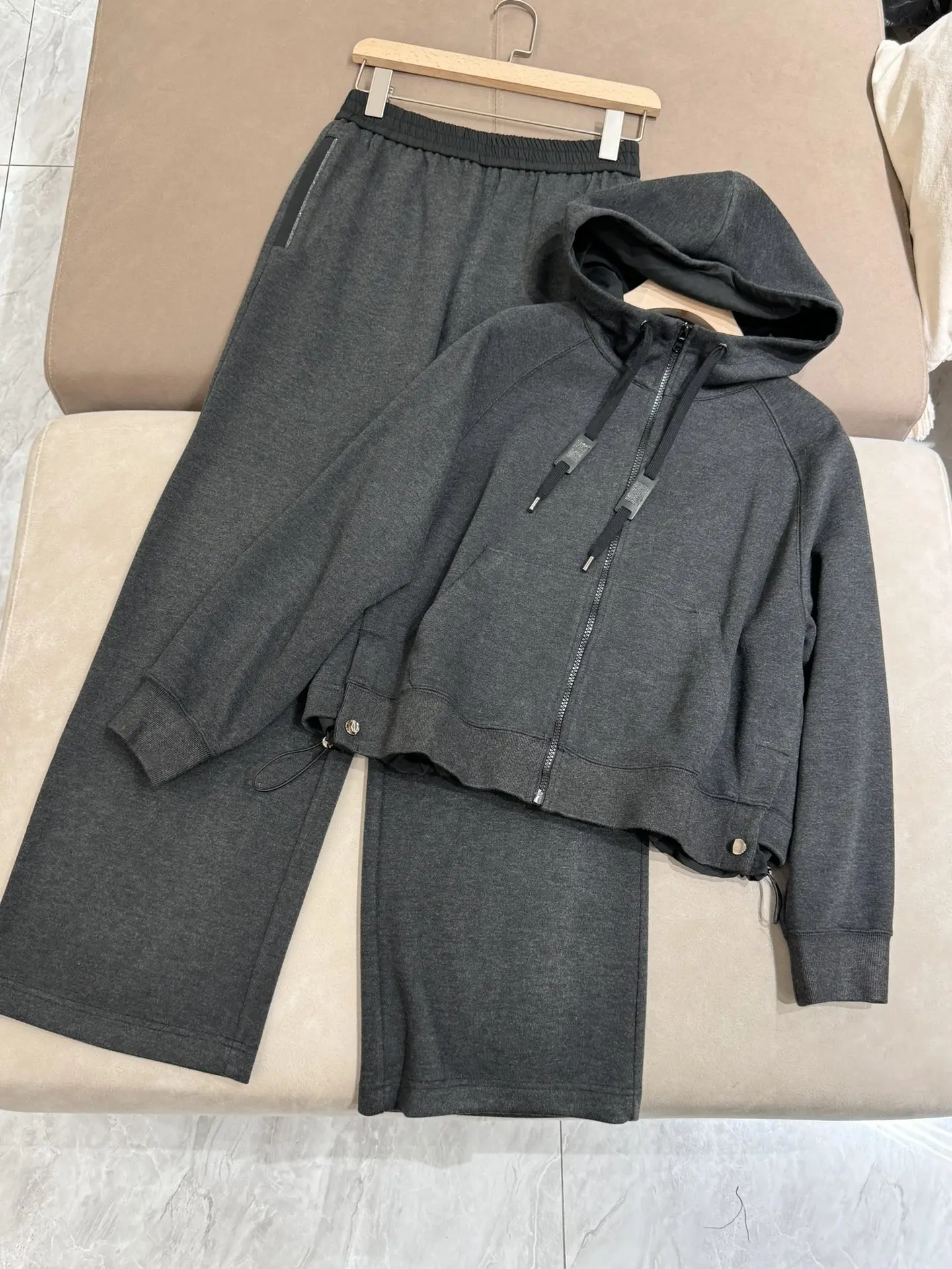 Set di pantaloni da donna primaverili Giacca con zip a maniche lunghe + pantaloni dritti Set da 2 pezzi